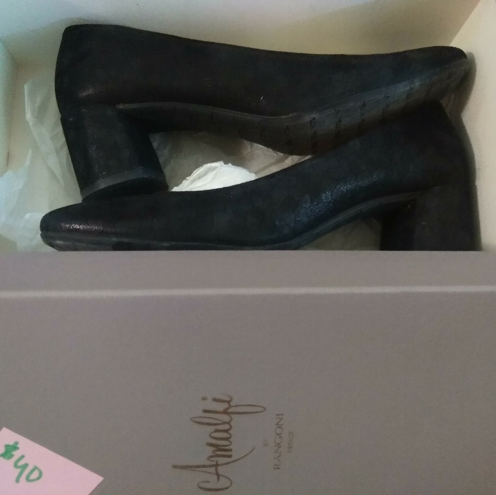 Heels - Picture 2 of 9